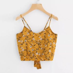 NEW🌿 Floral Print Crop Top